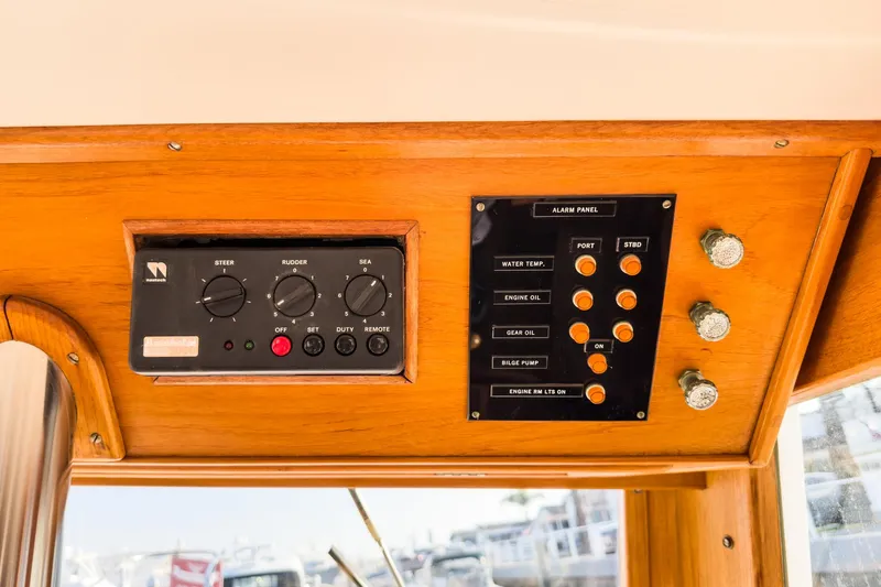 Slide: The Image of Grand Banks 42 Classic 1984 - 26