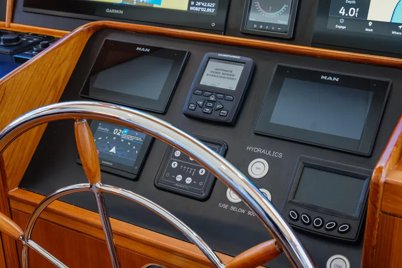 Slide: The Image of Fleming 85 Motoryacht Open Flybridge 2027 - 31