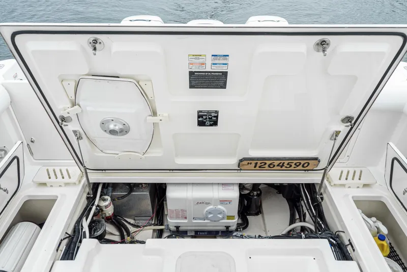 Slide: The Image of Boston Whaler 345 Conquest 2008 - 19
