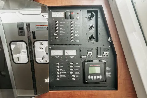 Slide: The Image of Boston Whaler 345 Conquest 2008 - 41