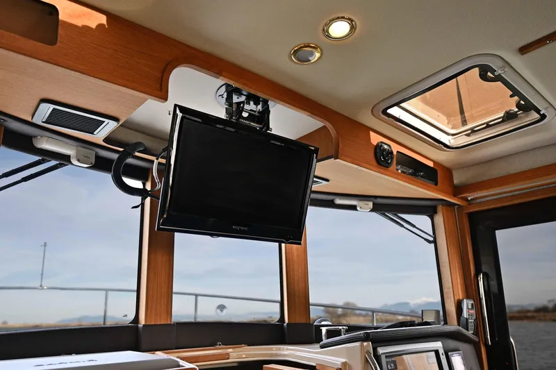 Slide: The Image of Ranger Tug R-31 CB 2014 - 1