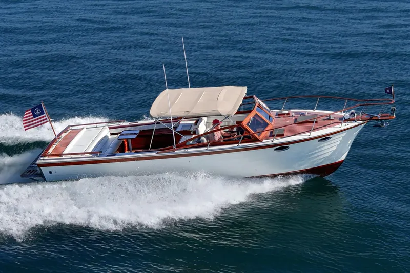 Slide: The Image of Windsor Craft 31 Sport Cruiser 1991 - 2