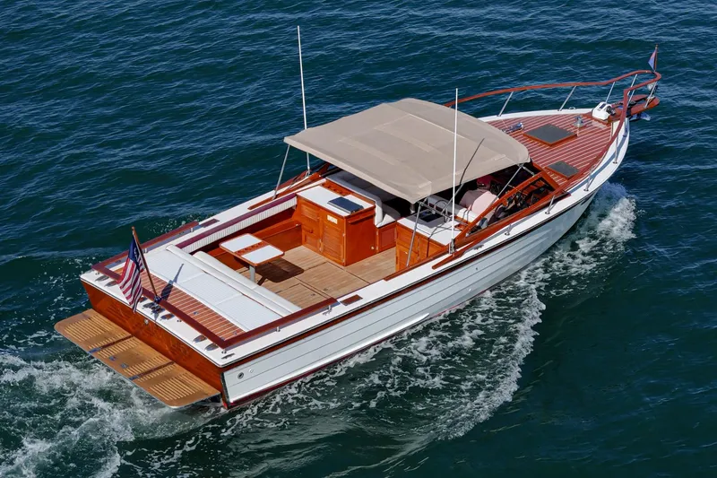 Slide: The Image of Windsor Craft 31 Sport Cruiser 1991 - 6