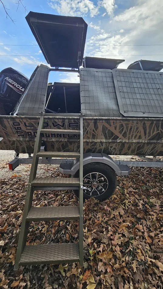 Slide: The Image of Lowe Roughneck 1760 2025 - 9