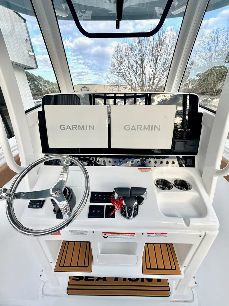 Slide: The Image of Sea Hunt Gamefish 30 FS 2026 - 13