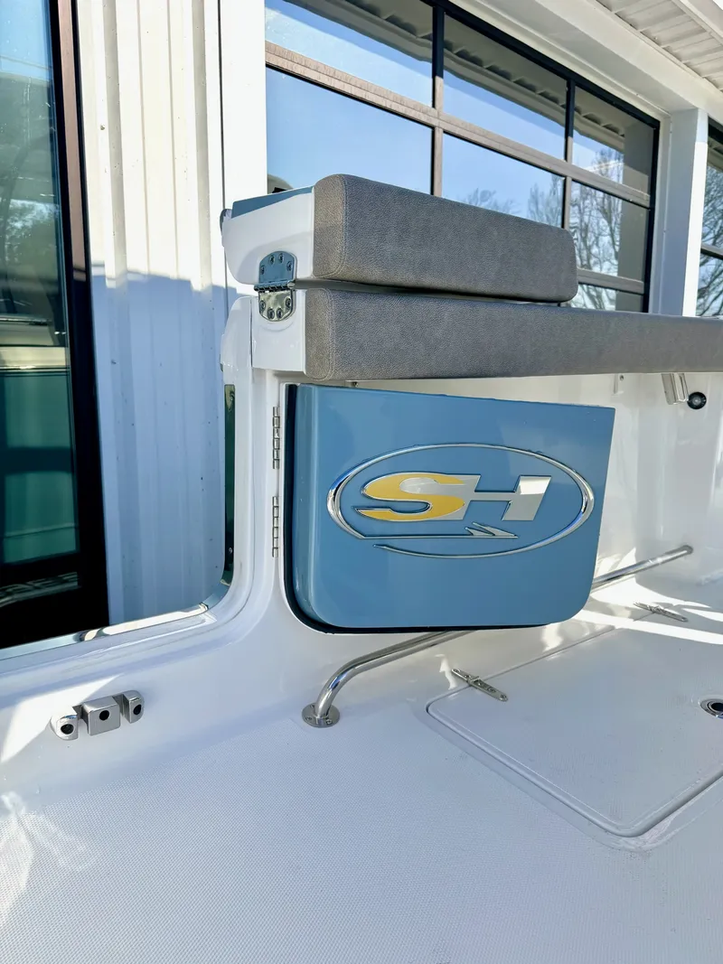 Slide: The Image of Sea Hunt Ultra 285 SE 2026 - 14