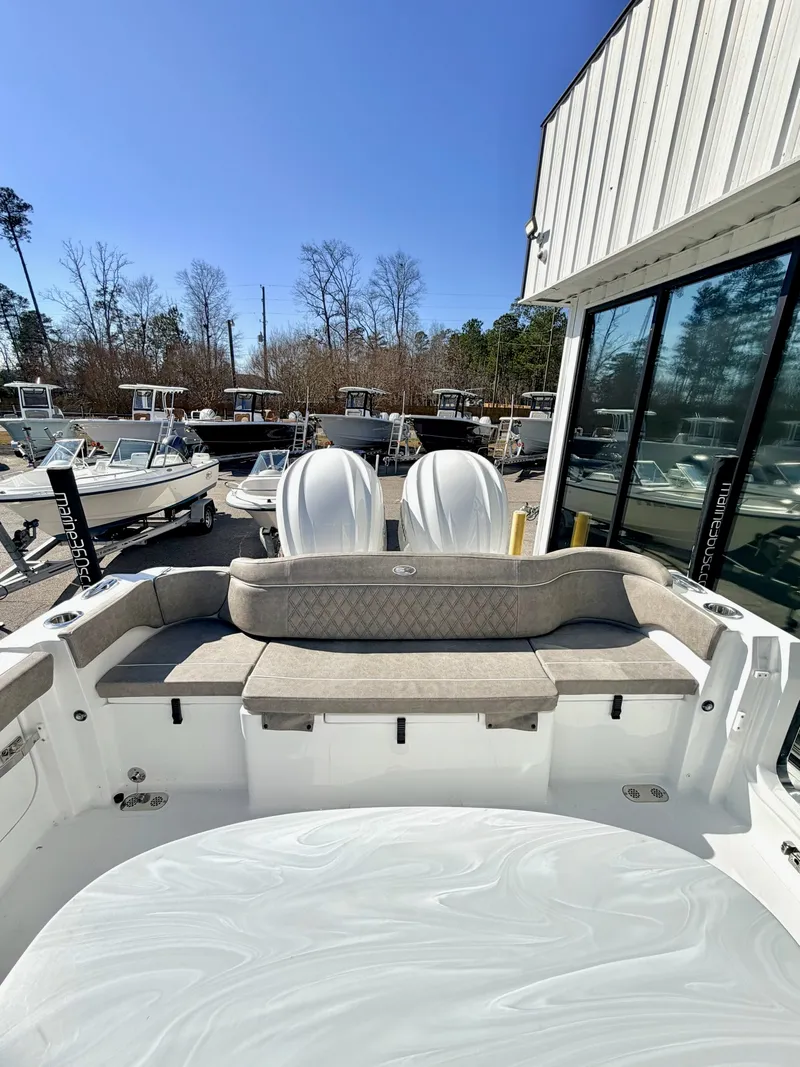 Slide: The Image of Sea Hunt Ultra 285 SE 2026 - 26