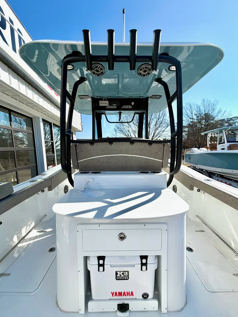 Slide: The Image of Sea Hunt Ultra 285 SE 2026 - 5