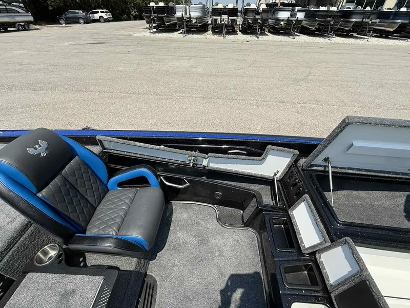 Slide: The Image of Phoenix Bass Boat 919 ZXL 2026 - 13