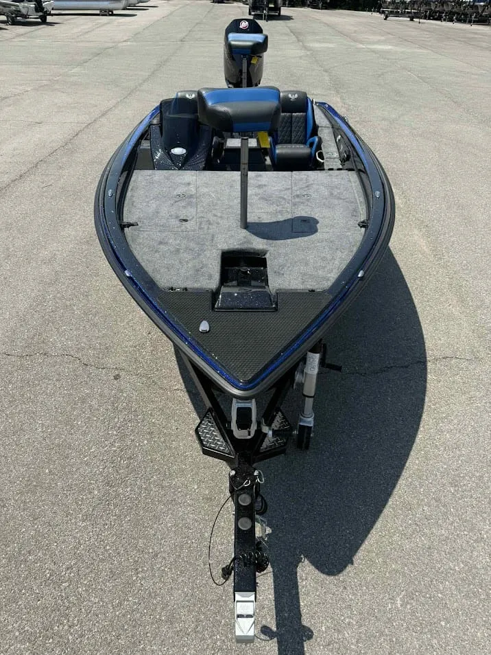 Slide: The Image of Phoenix Bass Boat 919 ZXL 2026 - 8