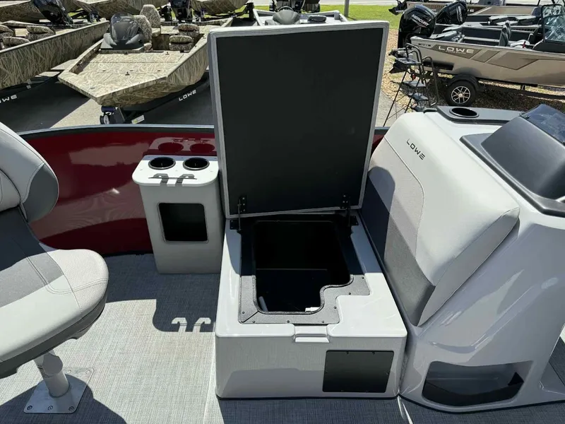 Slide: The Image of Lowe Pontoon LF 194 2026 - 24