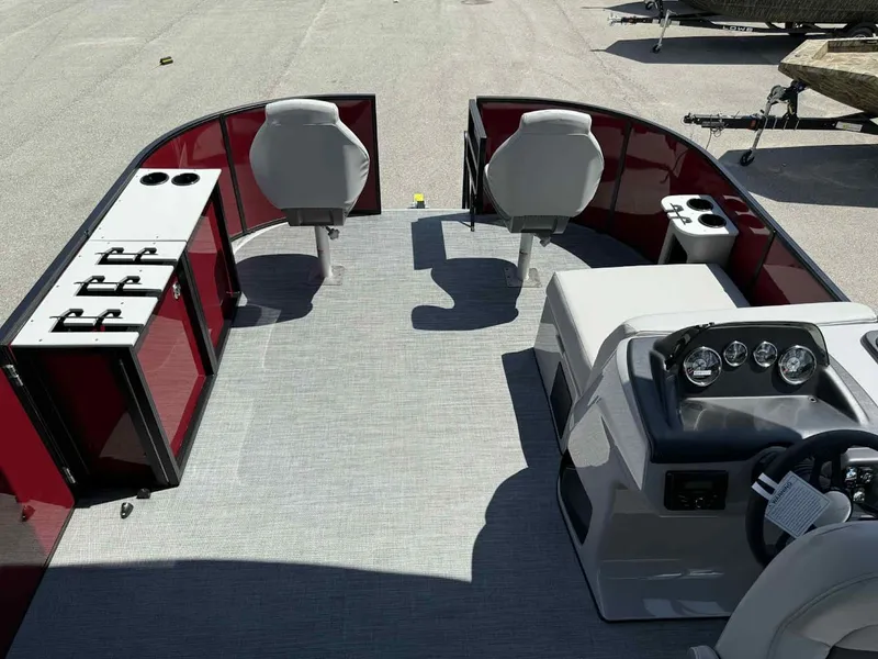 Slide: The Image of Lowe Pontoon LF 194 2026 - 20