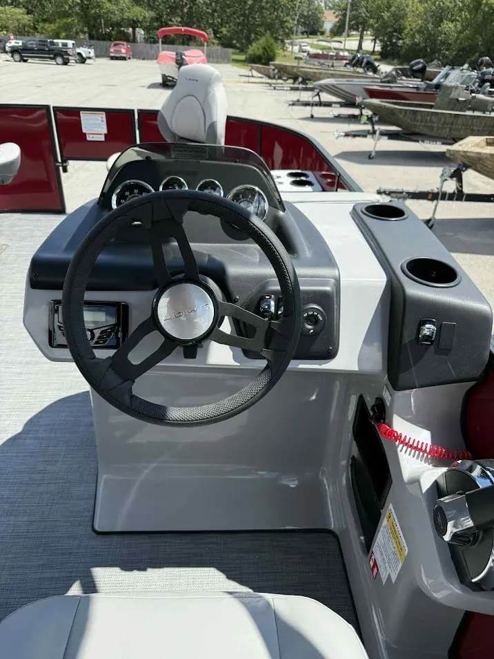 Slide: The Image of Lowe Pontoon LF 194 2026 - 9