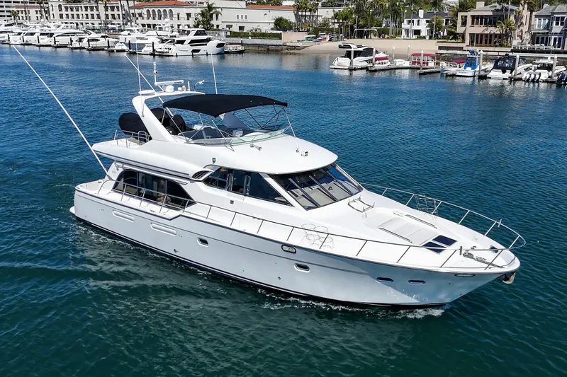 Slide: The Image of Bayliner 5788 Pilot House Motoryacht 2000 - 2