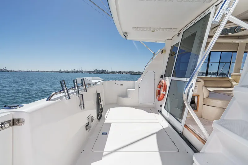 Slide: The Image of Bayliner 5788 Pilot House Motoryacht 2000 - 22