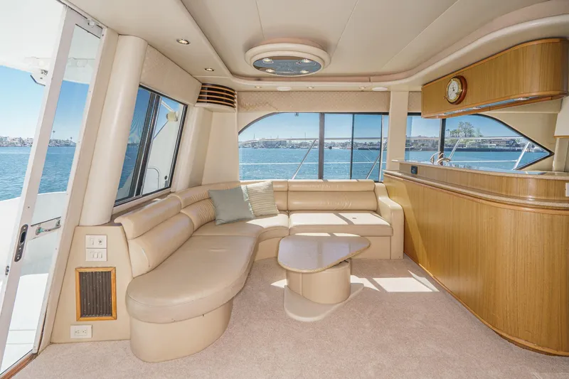 Slide: The Image of Bayliner 5788 Pilot House Motoryacht 2000 - 25