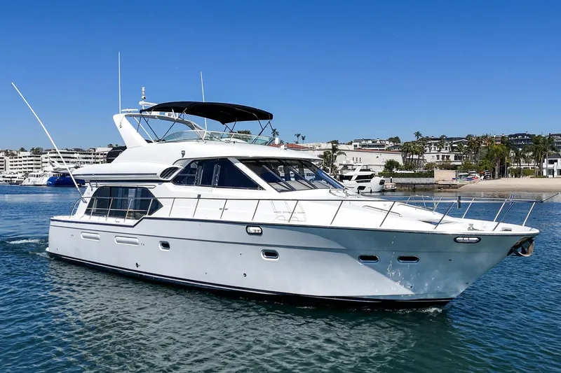 Slide: The Image of Bayliner 5788 Pilot House Motoryacht 2000 - 3