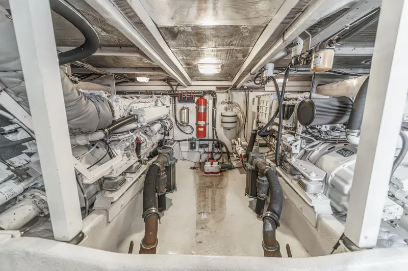 Slide: The Image of Bayliner 5788 Pilot House Motoryacht 2000 - 55