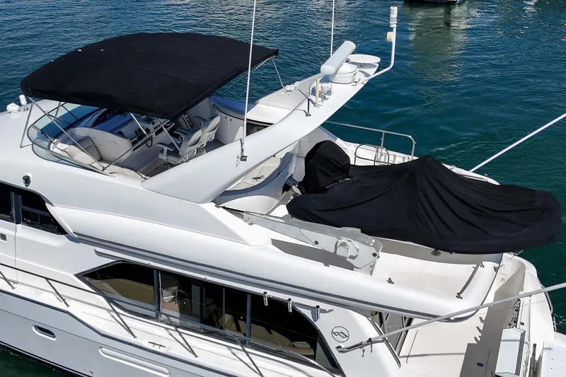 Slide: The Image of Bayliner 5788 Pilot House Motoryacht 2000 - 8