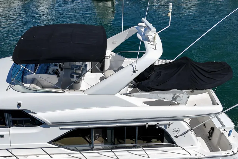 Slide: The Image of Bayliner 5788 Pilot House Motoryacht 2000 - 9