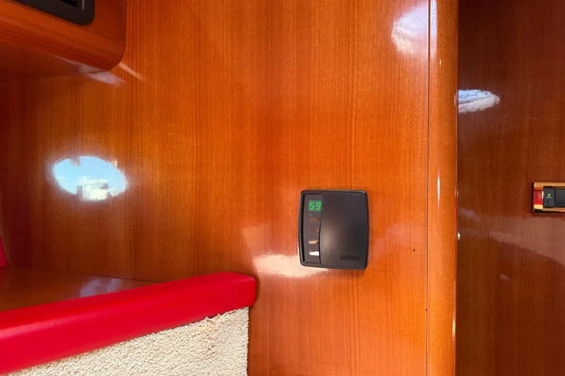 Slide: The Image of Hallett Custom High Performance Express Cruiser 2002 - 70