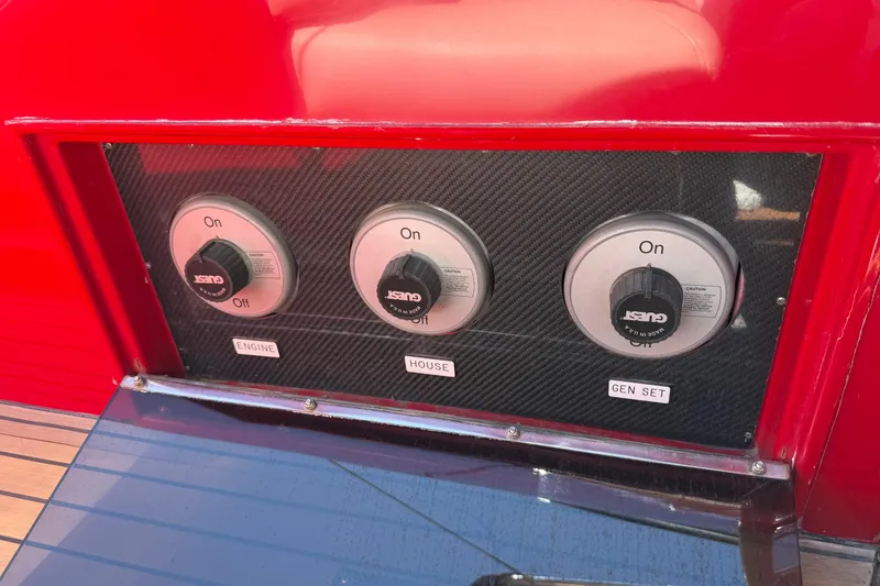 Slide: The Image of Hallett Custom High Performance Express Cruiser 2002 - 71