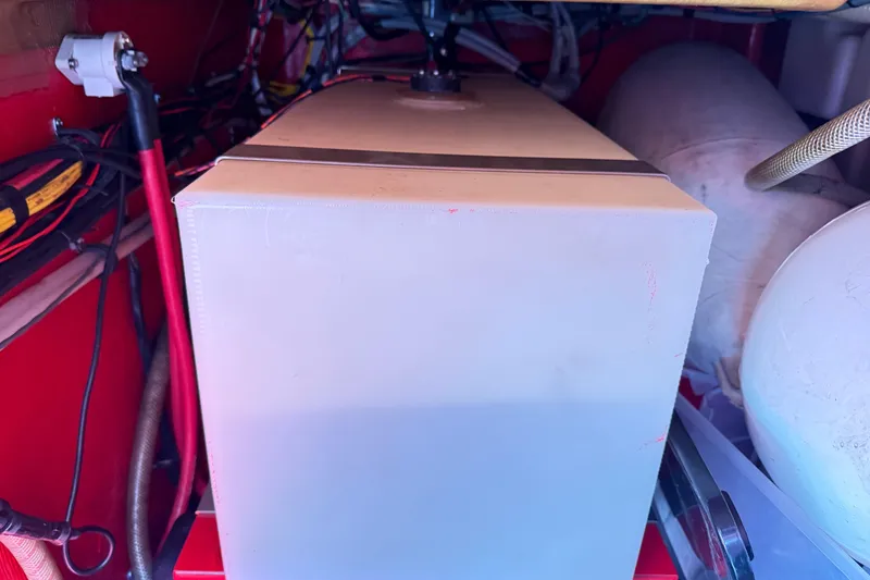 Slide: The Image of Hallett Custom High Performance Express Cruiser 2002 - 85