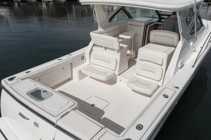 Slide: The Image of Tiara 3600 Open 2005 - 8