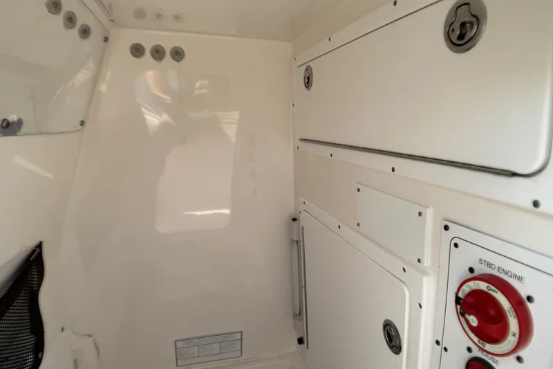 Slide: The Image of Regulator Marine 26 Forward Seating 2006 - 10