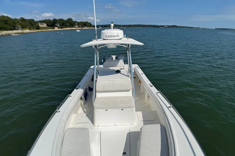 Slide: The Image of Regulator Marine 26 Forward Seating 2006 - 6