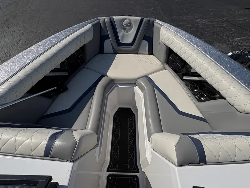 Slide: The Image of Tigé 23ZX 2020 - 12