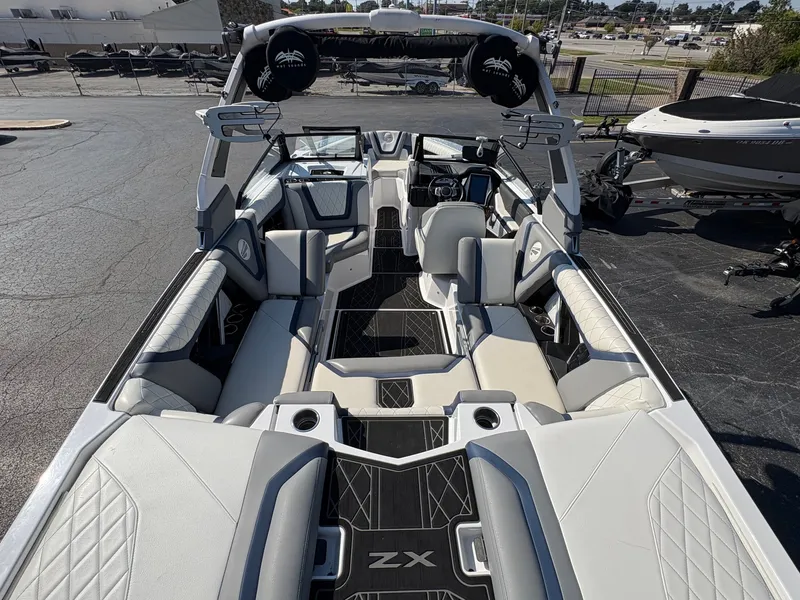 Slide: The Image of Tigé 23ZX 2020 - 14