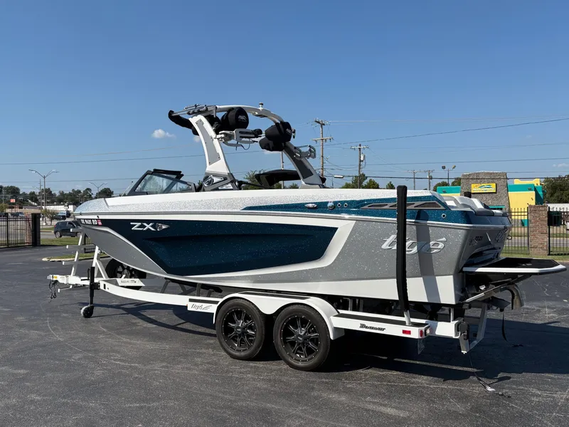 Slide: The Image of Tigé 23ZX 2020 - 3