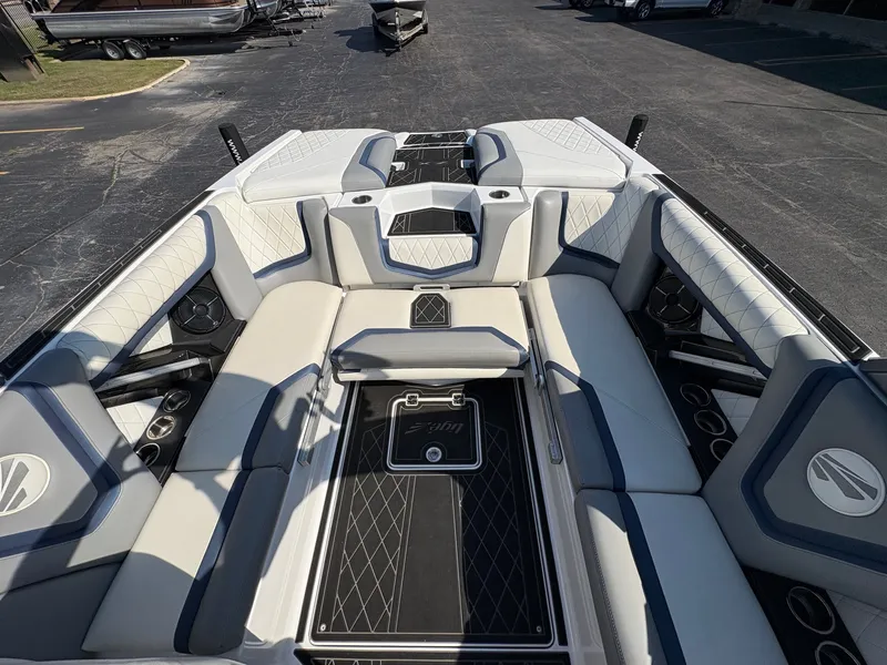 Slide: The Image of Tigé 23ZX 2020 - 8