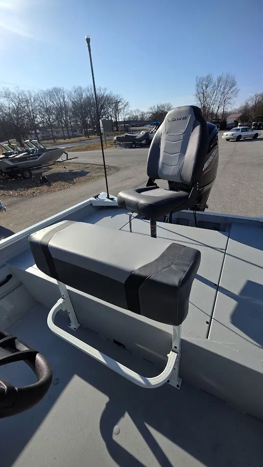 Slide: The Image of Lowe Roughneck 2070 CC 2026 - 17