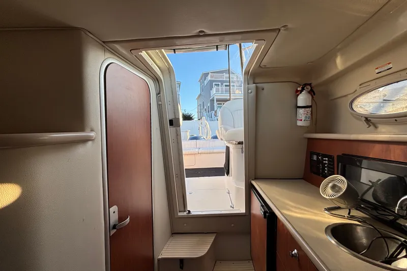 Slide: The Image of Robalo R265 Walkaround 2004 - 18