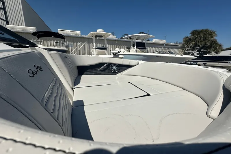 Slide: The Image of Sea Ray 21 SPX OB 2023 - 15