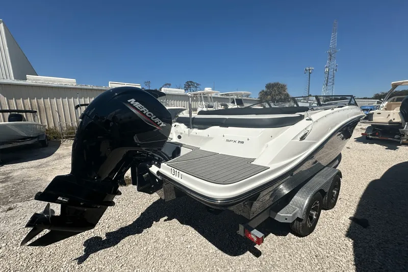 Slide: The Image of Sea Ray 21 SPX OB 2023 - 7