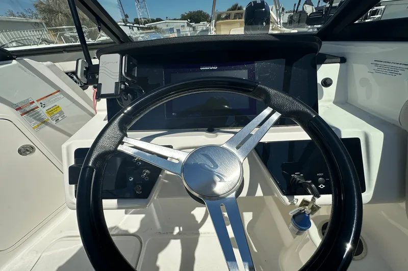 Slide: The Image of Sea Ray 21 SPX OB 2023 - 8