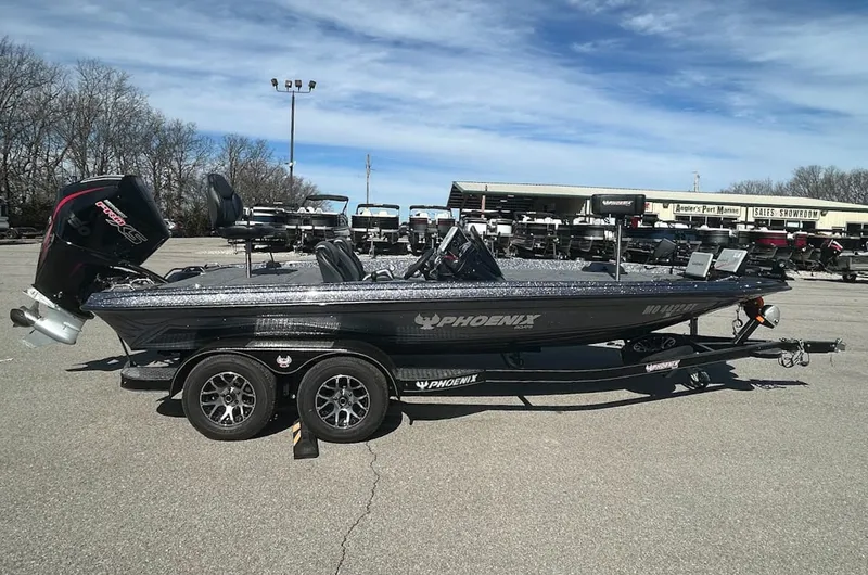Slide: The Image of Phoenix Bass Boat 20XE 2024 - 17