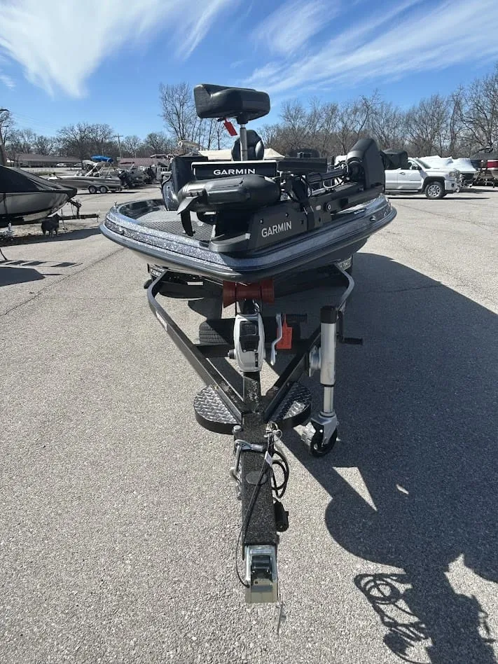 Slide: The Image of Phoenix Bass Boat 20XE 2024 - 23