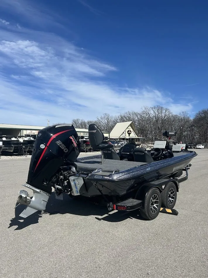 Slide: The Image of Phoenix Bass Boat 20XE 2024 - 4