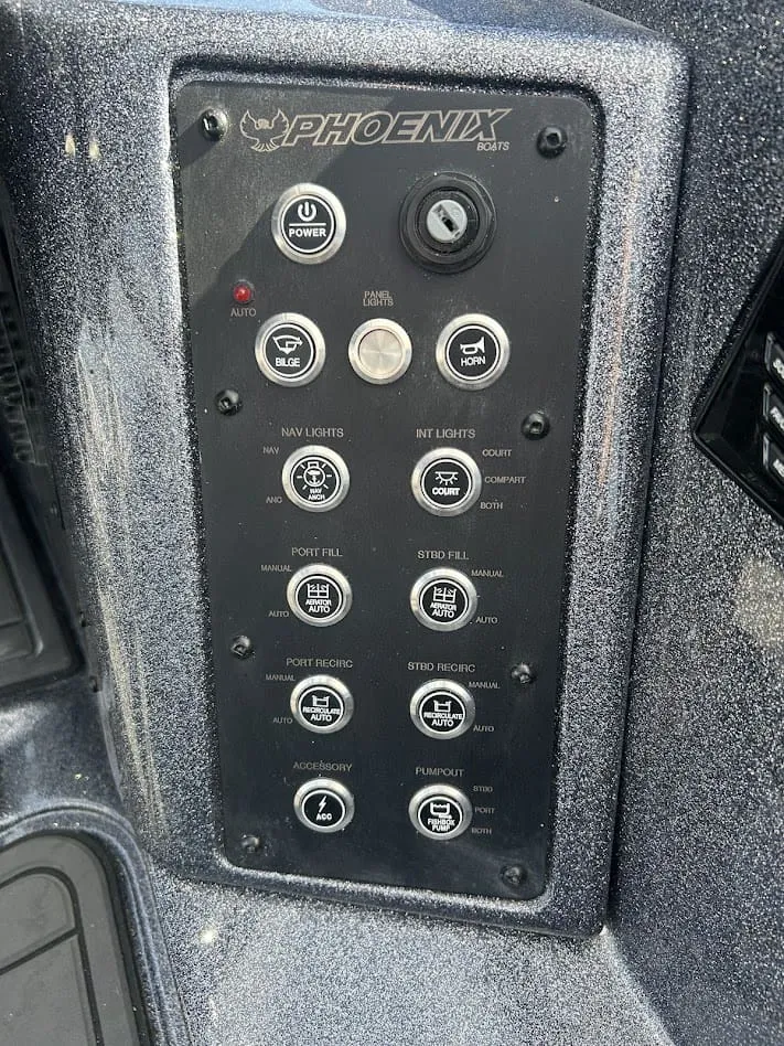 Slide: The Image of Phoenix Bass Boat 20XE 2024 - 29