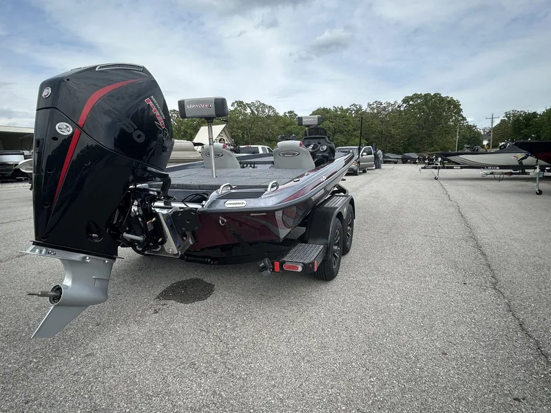 Slide: The Image of Phoenix Bass Boat 721 ZXL 2026 - 4