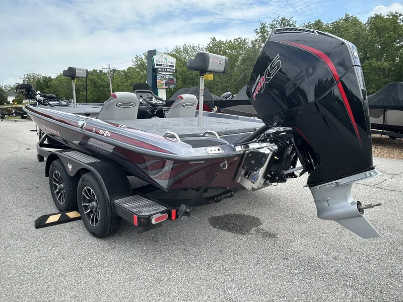 Slide: The Image of Phoenix Bass Boat 721 ZXL 2026 - 6