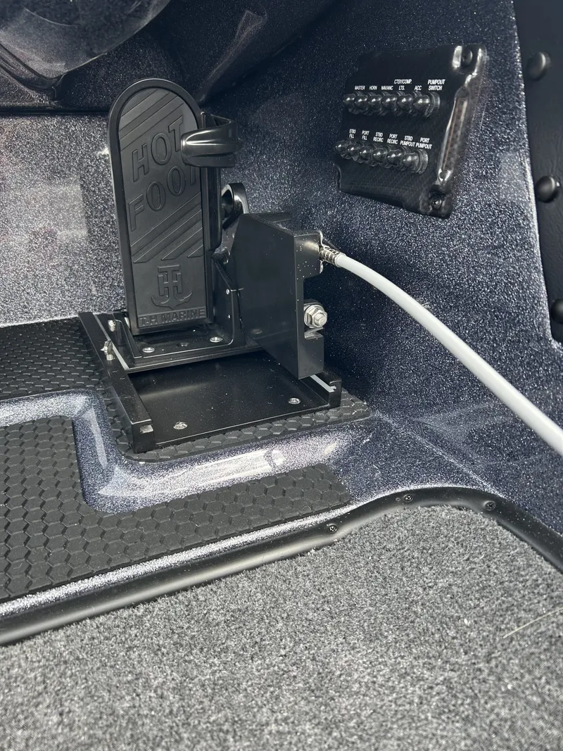 Slide: The Image of Phoenix Bass Boat 721 ZXL 2026 - 10