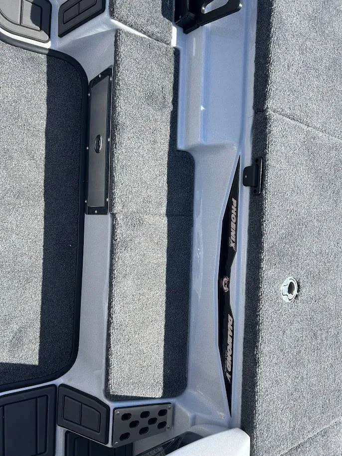 Slide: The Image of Phoenix Bass Boat 21 LXE 2027 - 17