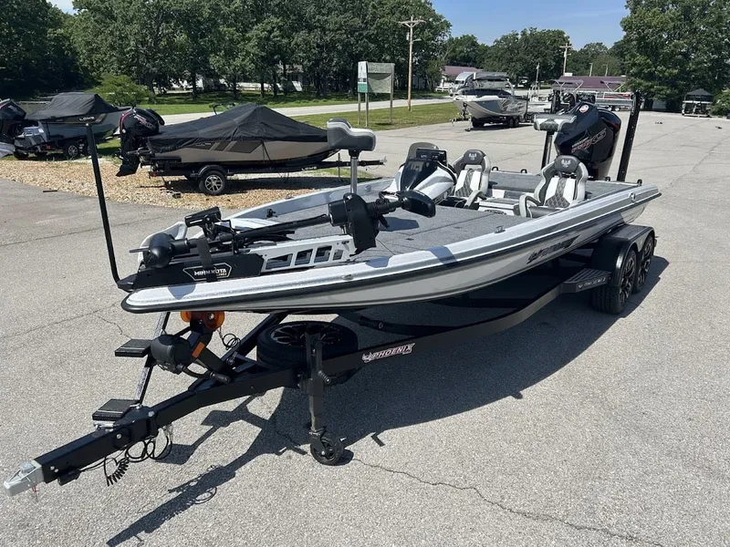 Slide: The Image of Phoenix Bass Boat 21 LXE 2027 - 7