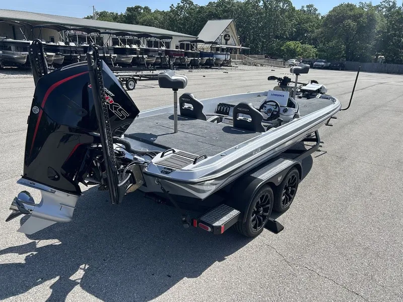 Slide: The Image of Phoenix Bass Boat 21 LXE 2027 - 4