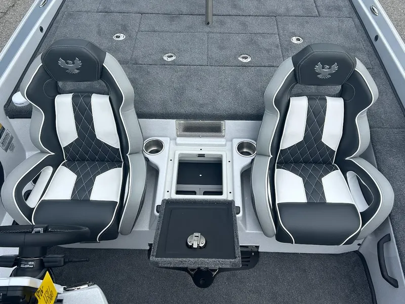 Slide: The Image of Phoenix Bass Boat 21 LXE 2027 - 14